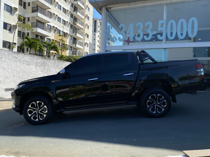mitsubishi l200 triton 2.4 16v turbo diesel sport hpe-s cd 4p 4x4 automatico 2024