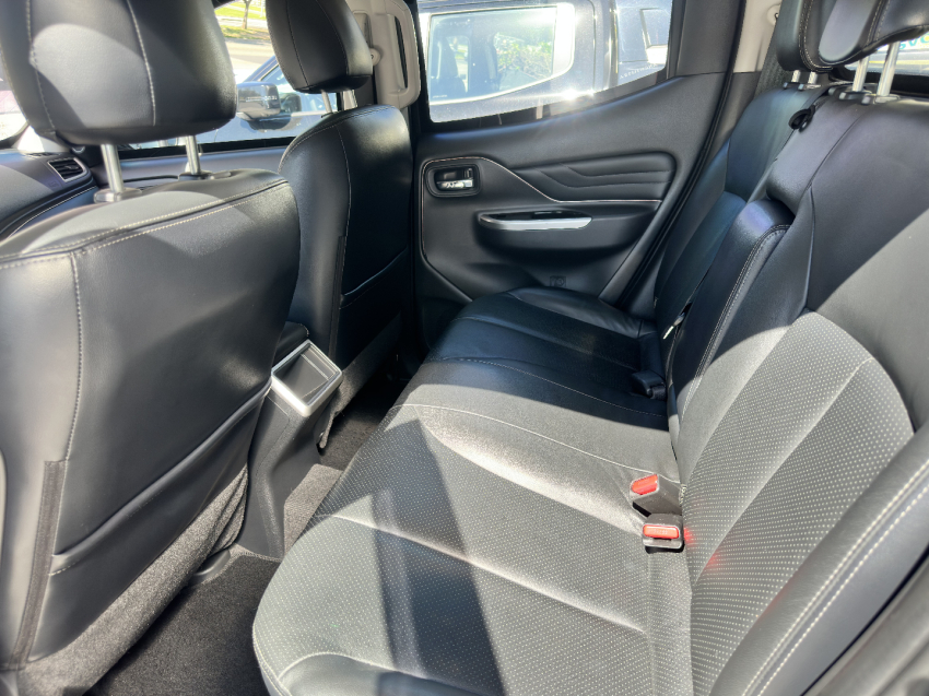 mitsubishi l200 triton 2.4 16v turbo diesel sport hpe-s cd 4p 4x4 automatico 202212