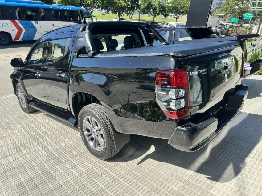 mitsubishi l200 triton 2.4 16v turbo diesel sport hpe-s cd 4p 4x4 automatico 20222