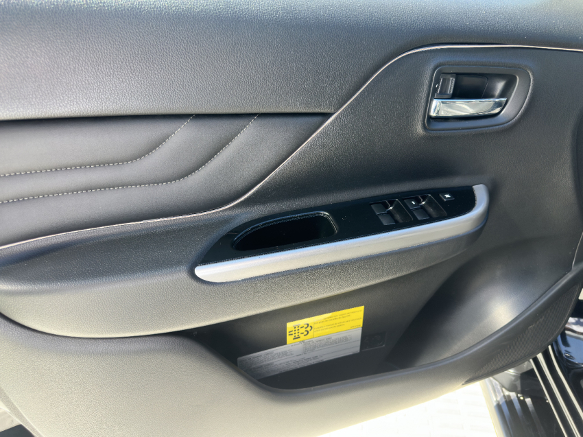 mitsubishi l200 triton 2.4 16v turbo diesel sport hpe-s cd 4p 4x4 automatico 20228