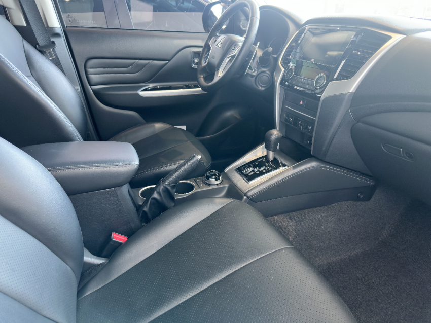 mitsubishi l200 triton 2.4 16v turbo diesel sport hpe-s cd 4p 4x4 automatico 20255