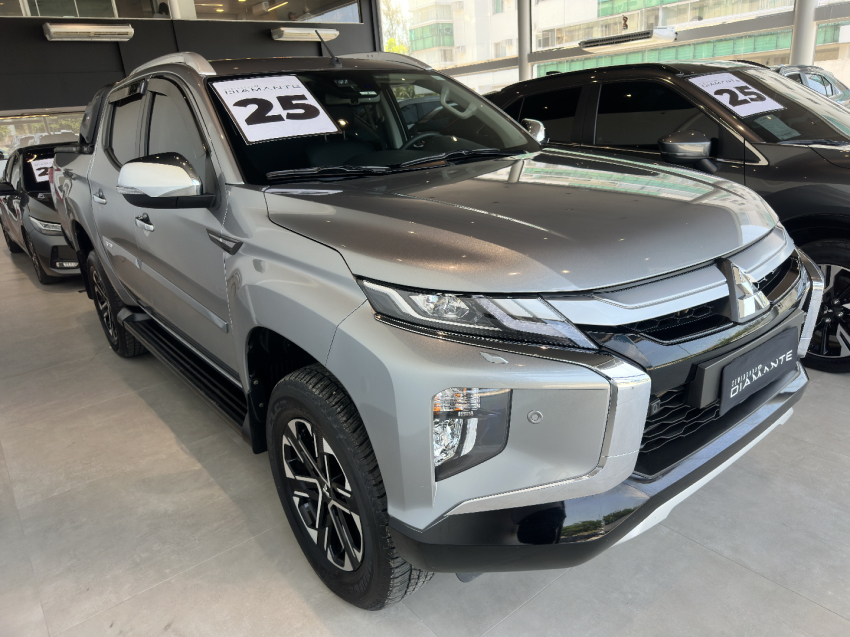 mitsubishi l200 triton 2.4 16v turbo diesel sport hpe-s cd 4p 4x4 automatico 2025