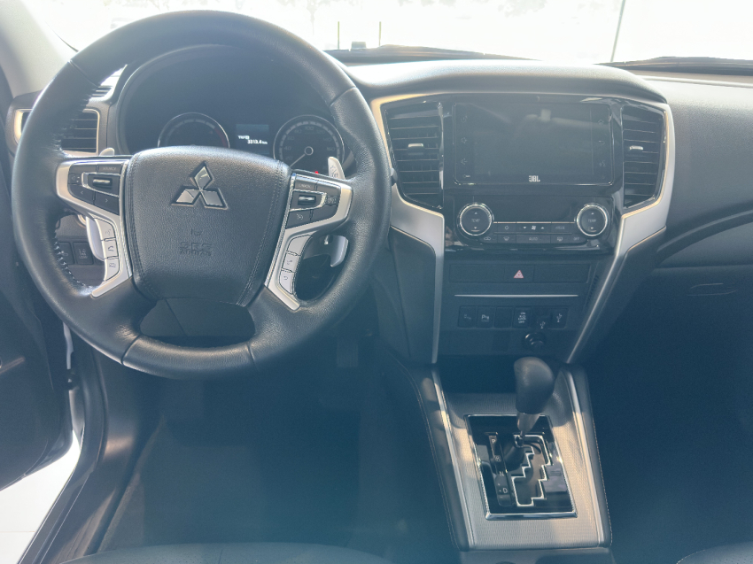 mitsubishi l200 triton 2.4 16v turbo diesel sport hpe-s cd 4p 4x4 automatico 202517