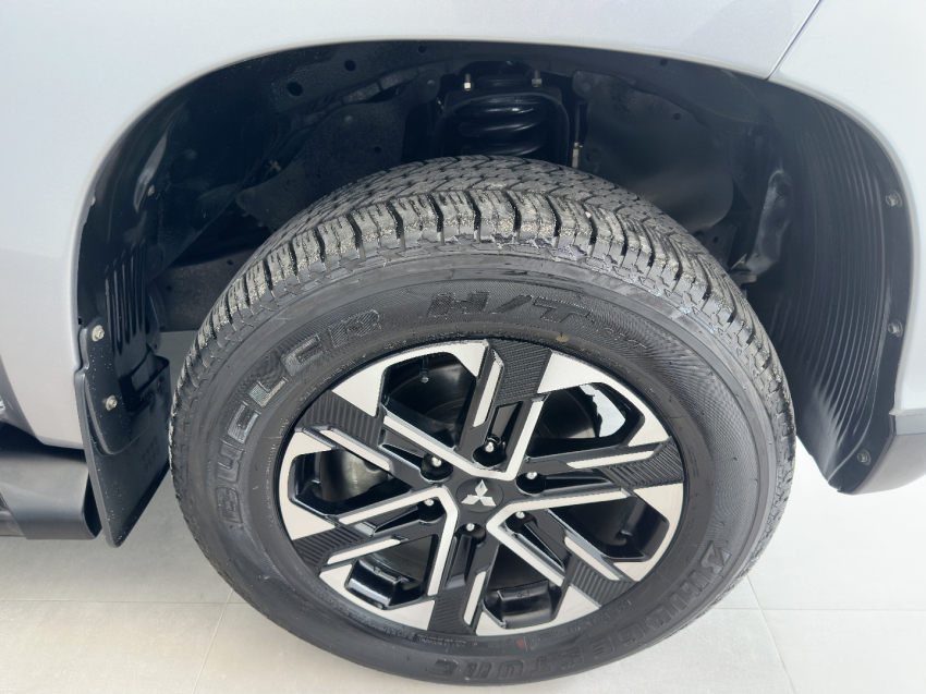 mitsubishi l200 triton 2.4 16v turbo diesel sport hpe-s cd 4p 4x4 automatico 20253