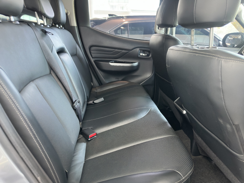 mitsubishi l200 triton 2.4 16v turbo diesel sport hpe-s cd 4p 4x4 automatico 202518