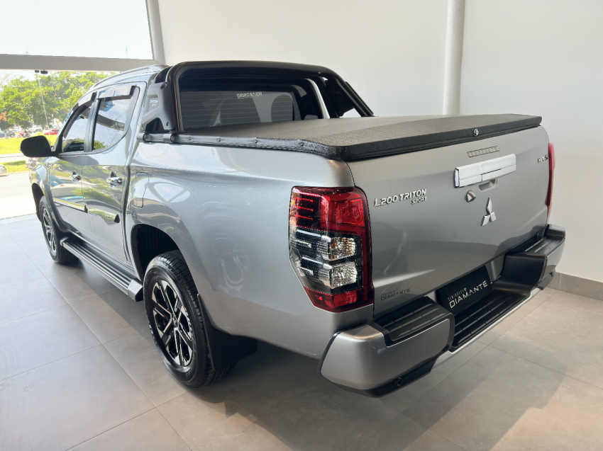mitsubishi l200 triton 2.4 16v turbo diesel sport hpe-s cd 4p 4x4 automatico 20259