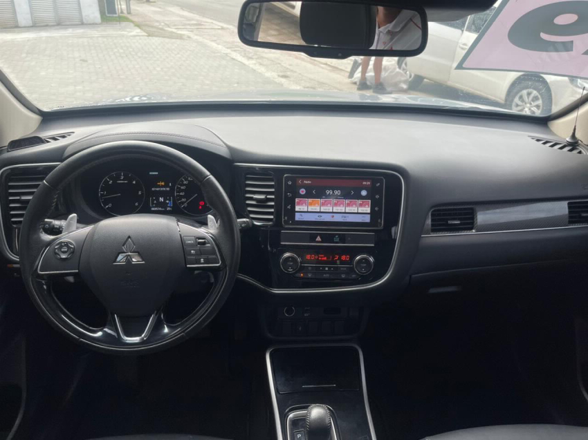 mitsubishi outlander 2.2 mivec di-d diesel hpe-s awd automatico 4p 20195