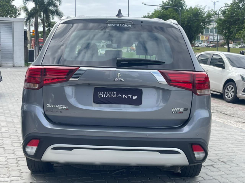 mitsubishi outlander 2.2 mivec di-d diesel hpe-s awd automatico 4p 20193