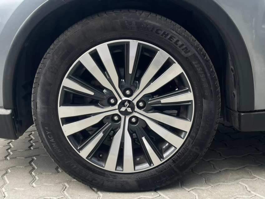 mitsubishi outlander 2.2 mivec di-d diesel hpe-s awd automatico 4p 20199