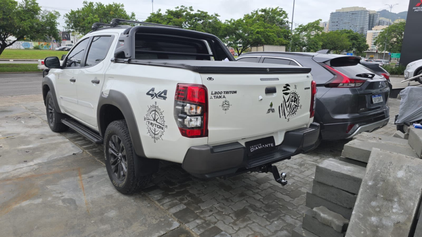 mitsubishi l200 triton 2.4 16v turbo diesel sport outdoor plus cd 4p 4x4 automatico 20254