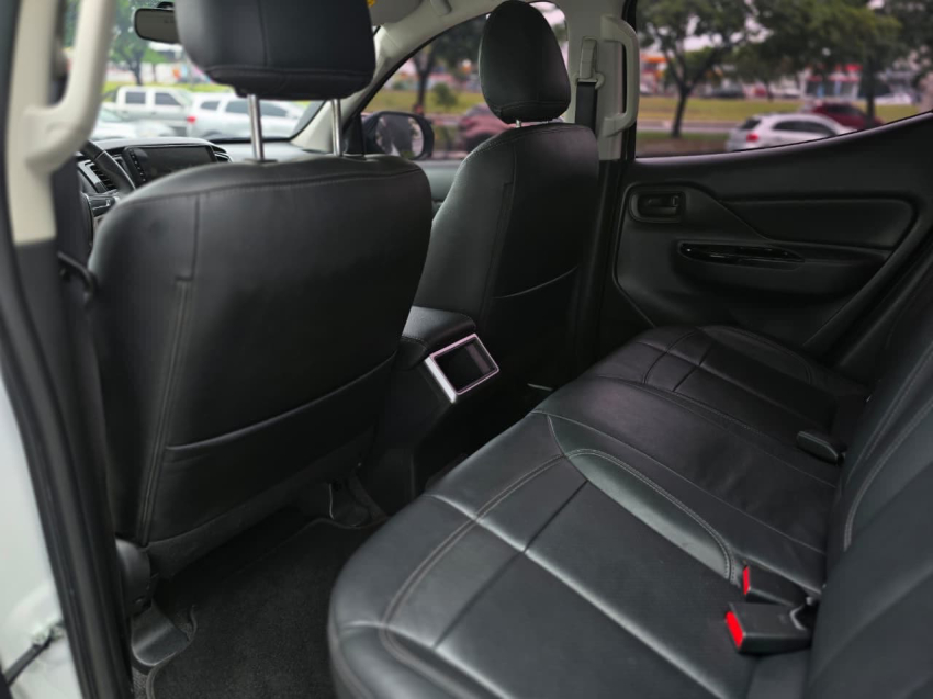 mitsubishi l200 triton 2.4 16v turbo diesel sport outdoor plus cd 4p 4x4 automatico 20259