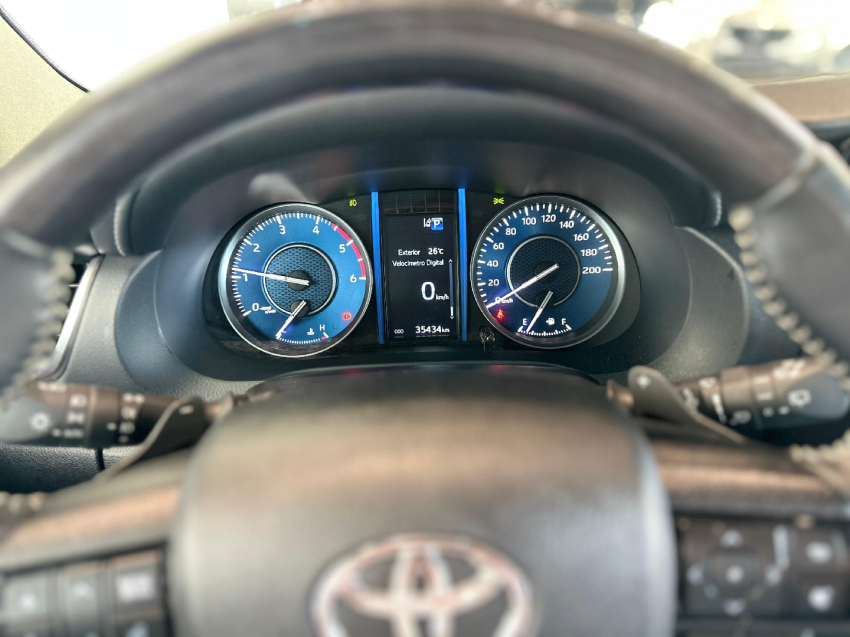 toyota hilux sw4 2.8 d-4d turbo diesel srx 7l 4x4 automatico 4p 202416