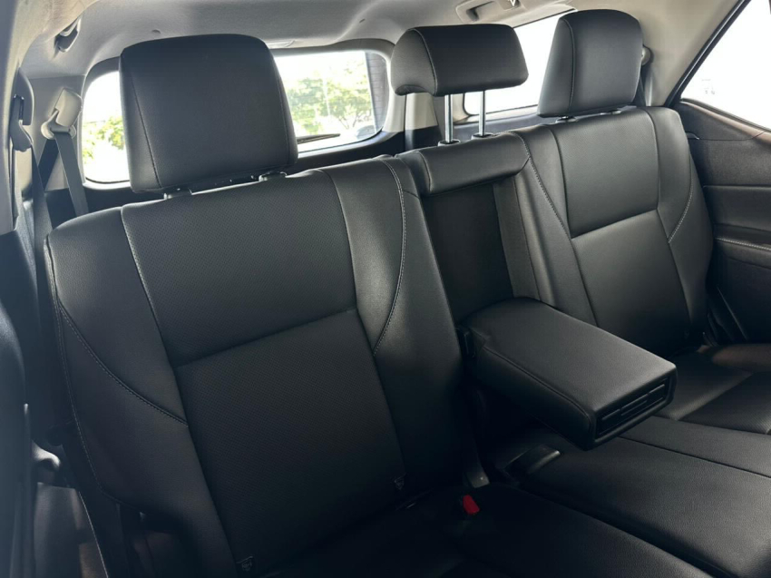 toyota hilux sw4 2.8 d-4d turbo diesel srx 7l 4x4 automatico 4p 20247