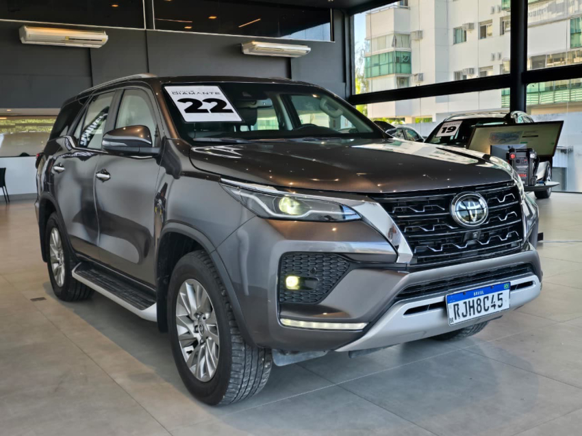 toyota hilux sw4 2.8 d-4d turbo diesel srx 7l 4x4 automatico 4p 2022