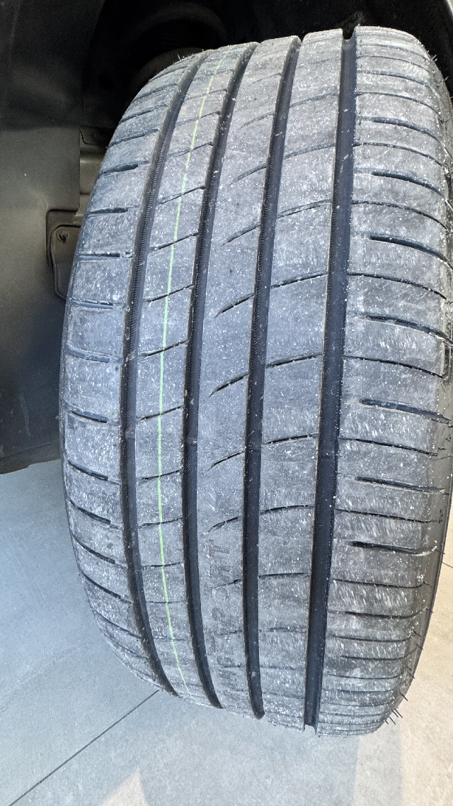 jaguar e-pace 2.0 16v p300 gasolina r-dynamic se awd automatico 4p 202010