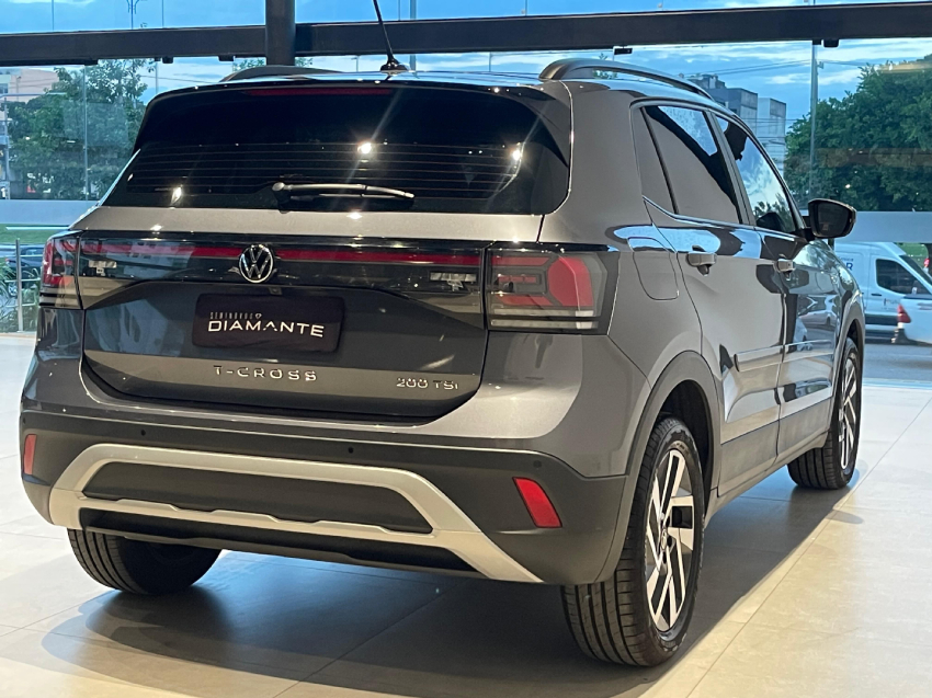 volkswagen t-cross 1.0 200 tsi total flex comfortline automatico 4p 20251