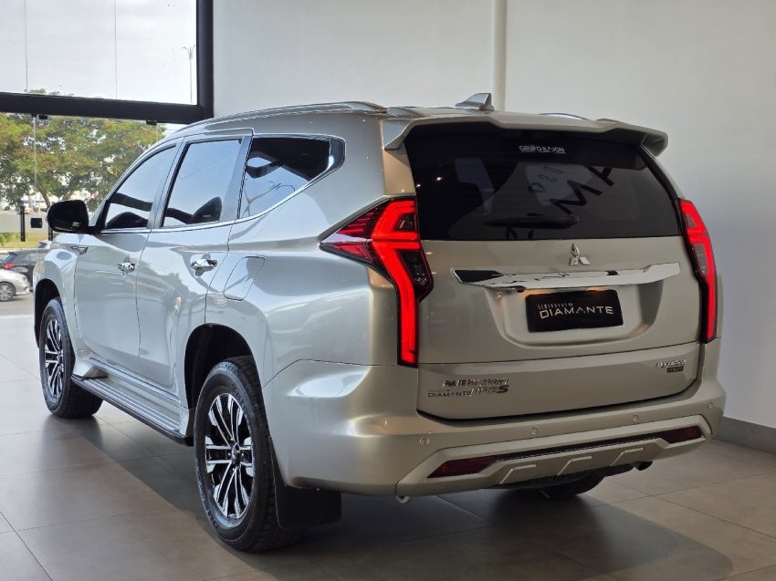 mitsubishi pajero sport 2.4 16v mivec turbo diesel hpe-s awd automatico 4p 20231
