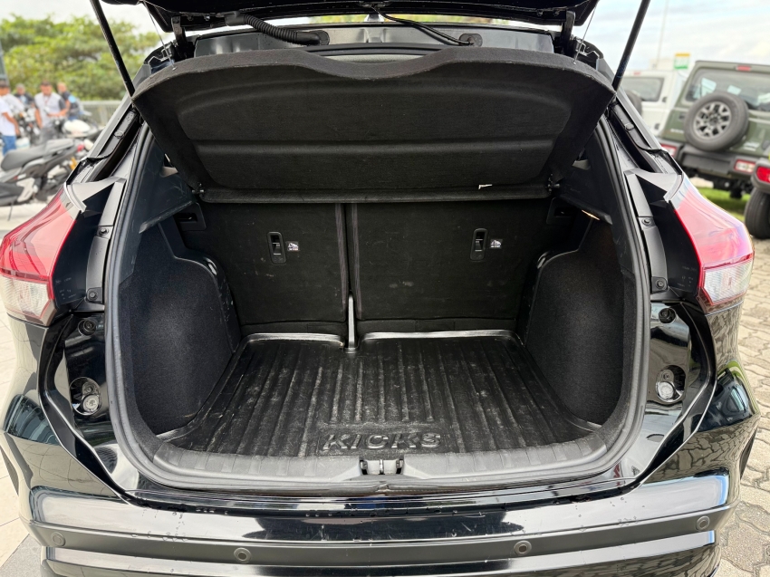 nissan kicks 1.6 16v flexstart exclusive xtronic flex 4p automatico 2024