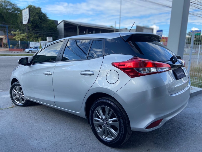 toyota yaris 1.5 16v flex xl plus connect multidrive 4p automatico 2022