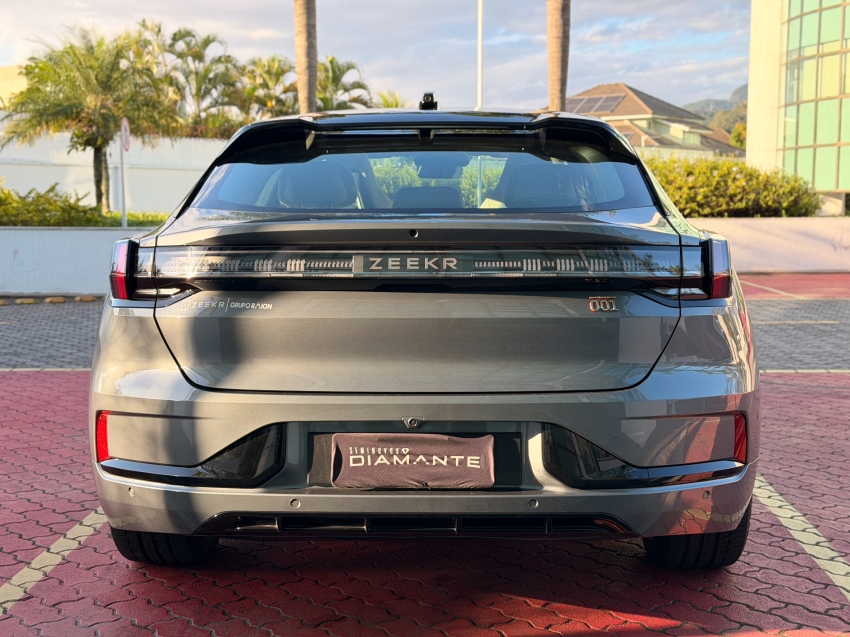 zeekr 001 100 kw eletrico flagship awd 4p automatico 20254