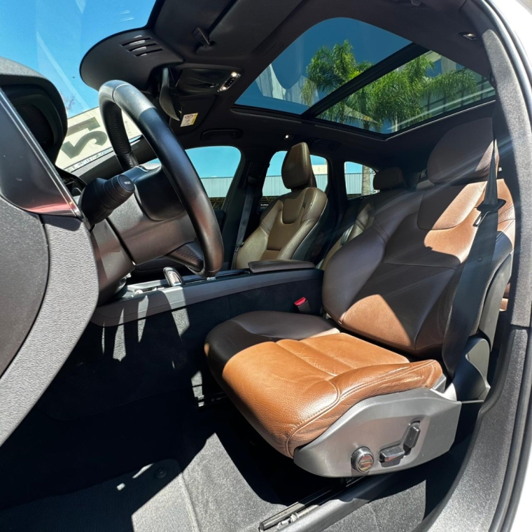 jaguar e-pace 2.0 16v p300 gasolina r-dynamic se awd automatico 4p 20201