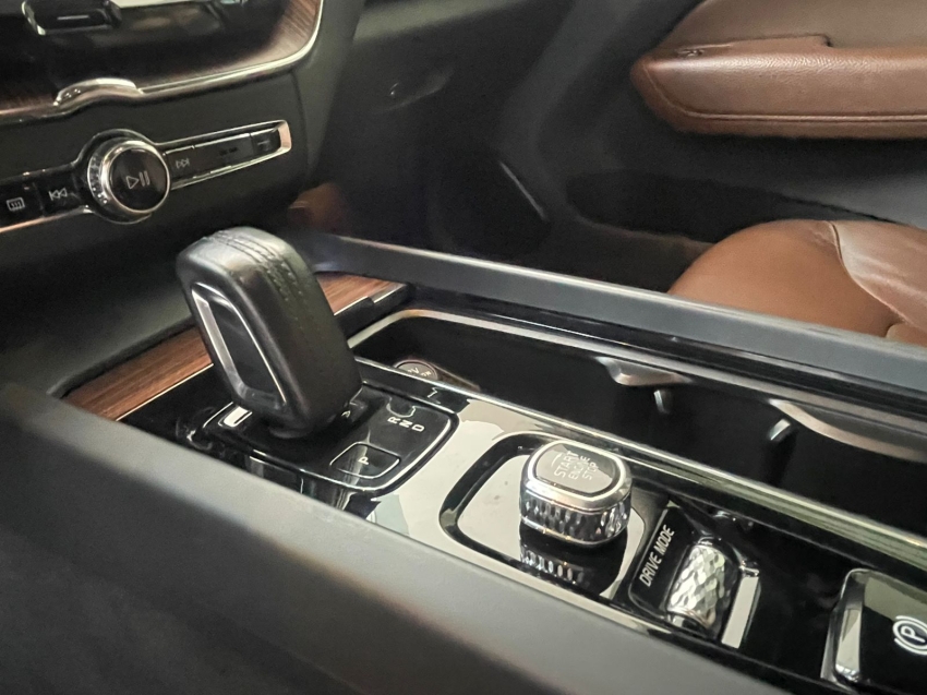 volvo xc60 2.0 t8 hybrid momentum awd geartronic hibrido 4p automatico 202111