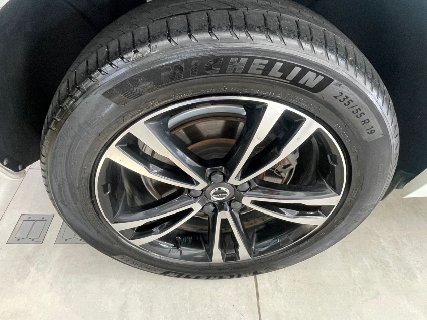 volvo xc60 2.0 t8 hybrid momentum awd geartronic hibrido 4p automatico 202115