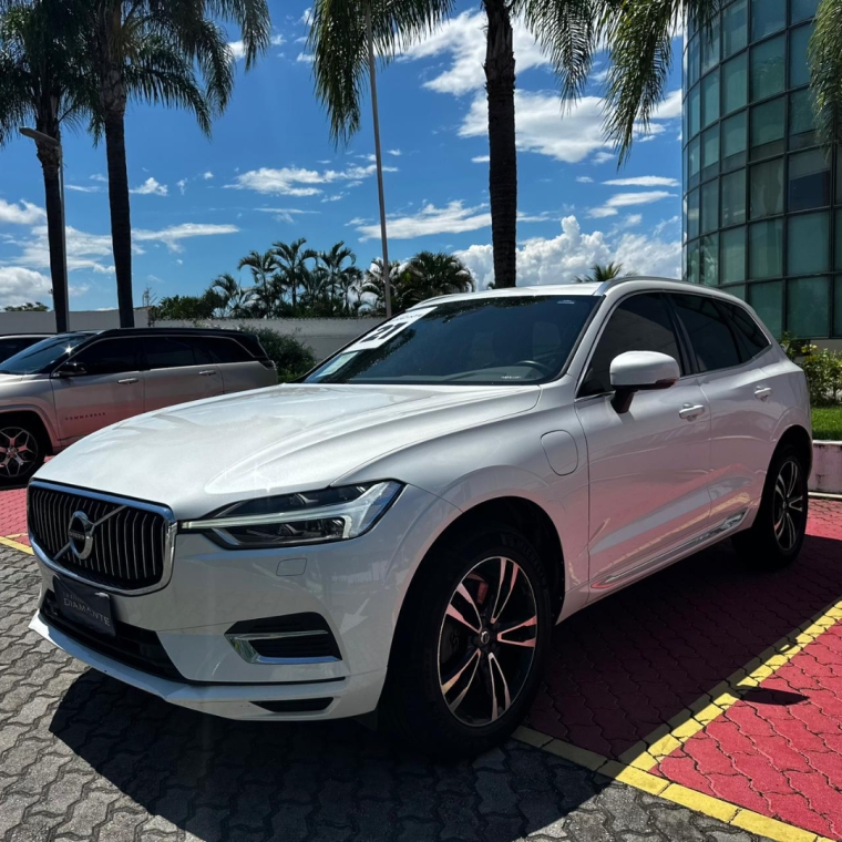 volvo xc60 2.0 t8 hybrid momentum awd geartronic hibrido 4p automatico 20215