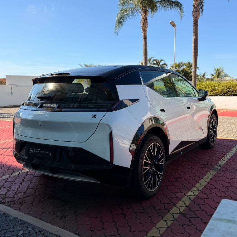 zeekr x 66 kw eletrico flagship awd 1.0 4p automatico 20254
