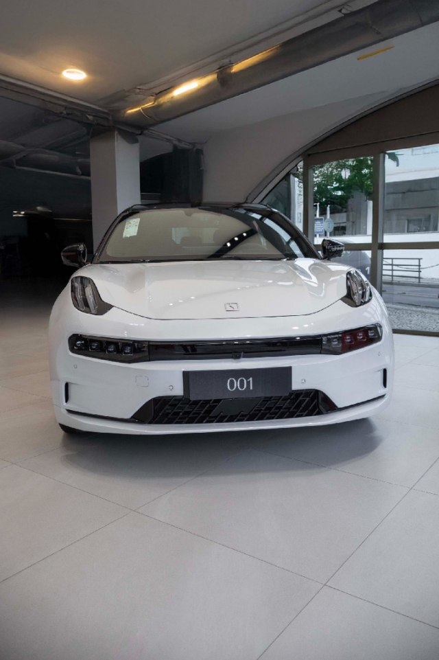 zeekr 001 100 kw eletrico flagship awd 5.4 4p automatico 2025