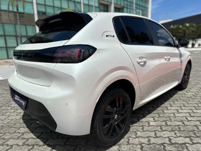 peugeto style 208 1.04