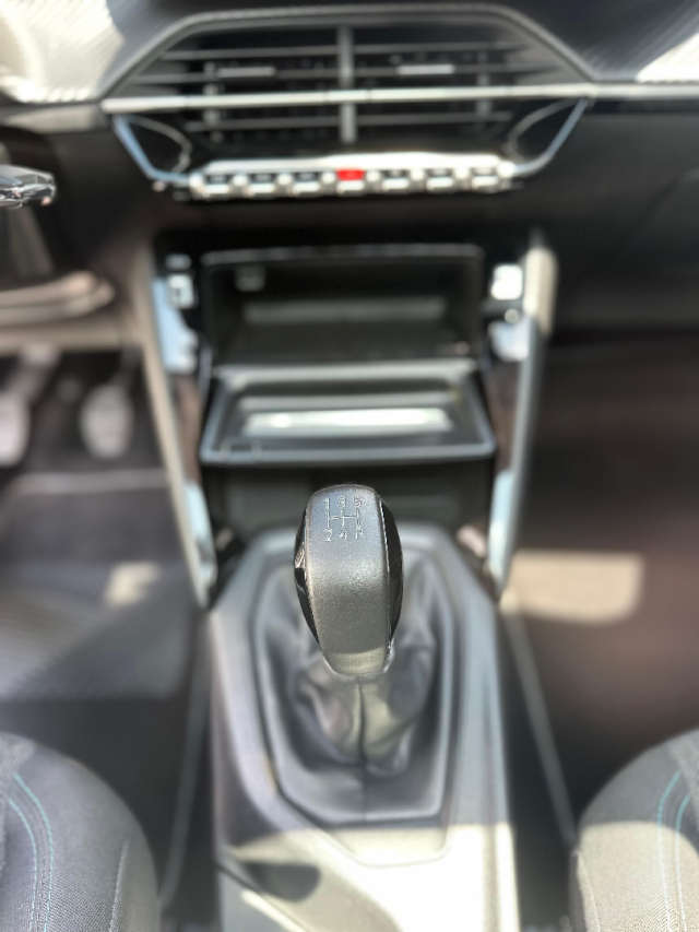 peugeto style 208 1.013