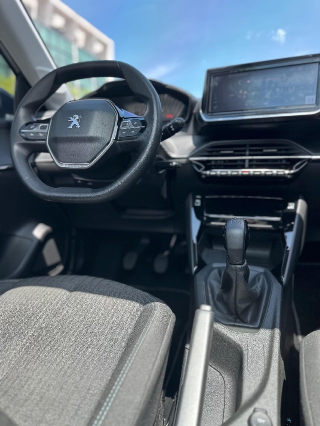 peugeto style 208 1.010