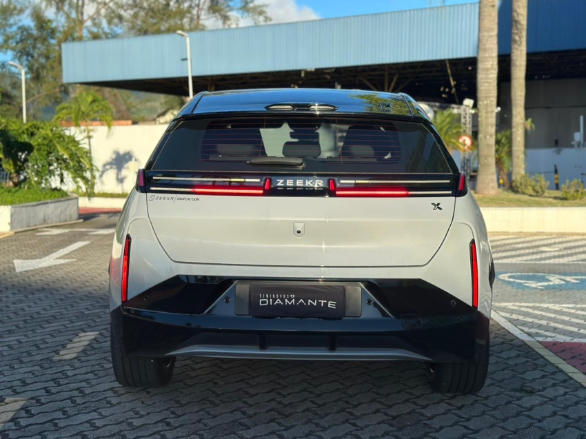 zeekr x 66 kw eletrico flagship awd 1.2 4p automatico 20257