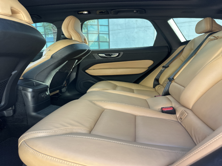 volvo xc60 2.0 t8 recharge ultimate awd geartronic 1.9 hibrido 4p automatico 20237