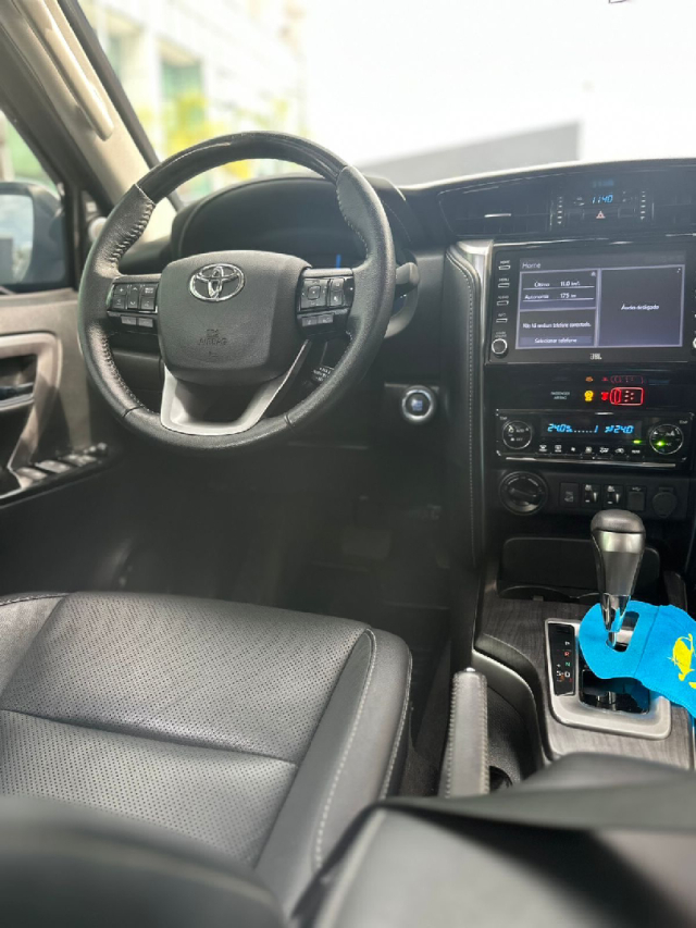 toyota hilux sw4 2.8 d-4d turbo diesel srx 7l 4x4 automatico 4p 202319