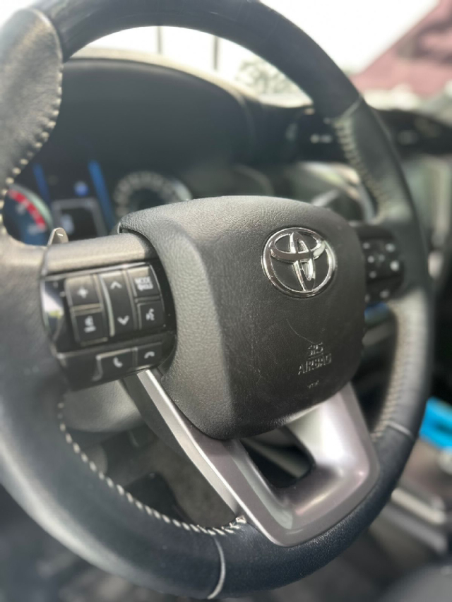 toyota hilux sw4 2.8 d-4d turbo diesel srx 7l 4x4 automatico 4p 202323