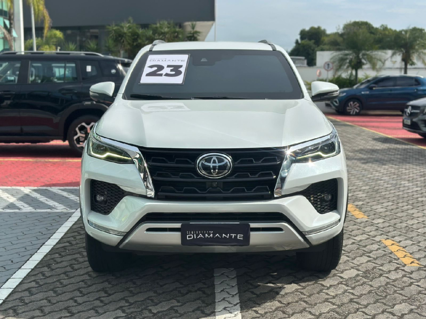 toyota hilux sw4 2.8 d-4d turbo diesel srx 7l 4x4 automatico 4p 20231