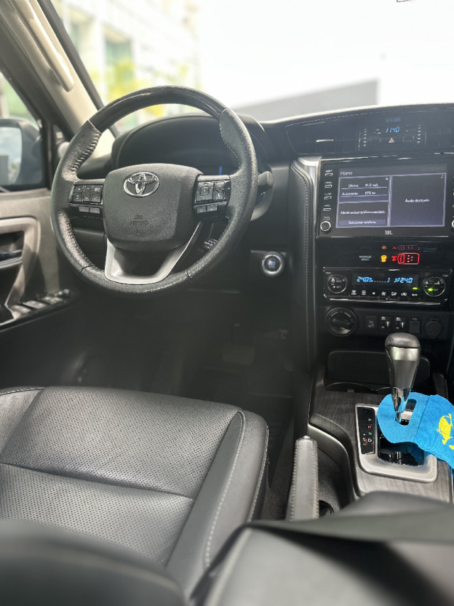 toyota hilux sw4 2.8 d-4d turbo diesel srx 7l 4x4 automatico 4p 202324