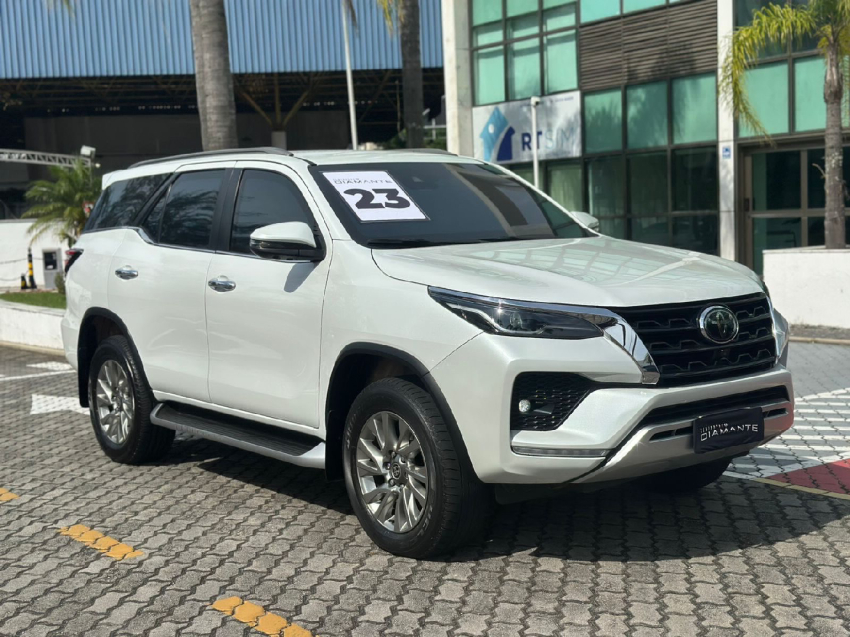 toyota hilux sw4 2.8 d-4d turbo diesel srx 7l 4x4 automatico 4p 20239