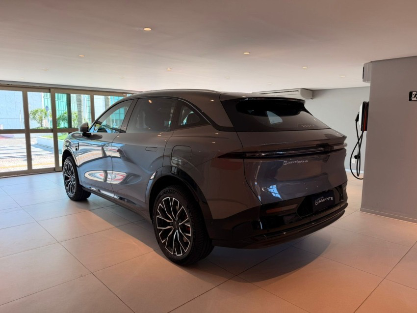 zeekr 7x 100 kw eletrico flagship awd 6.4 4p automatico 20264
