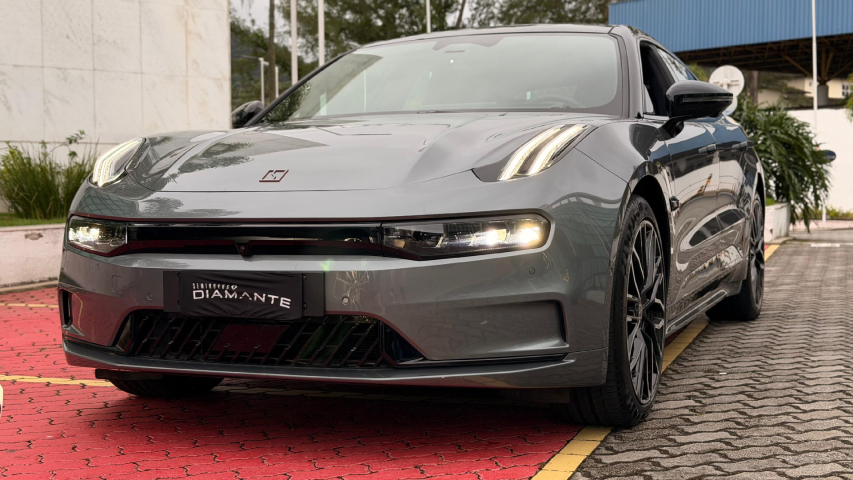 zeekr 001 100 kw eletrico flagship awd 5.4 4p automatico 20251