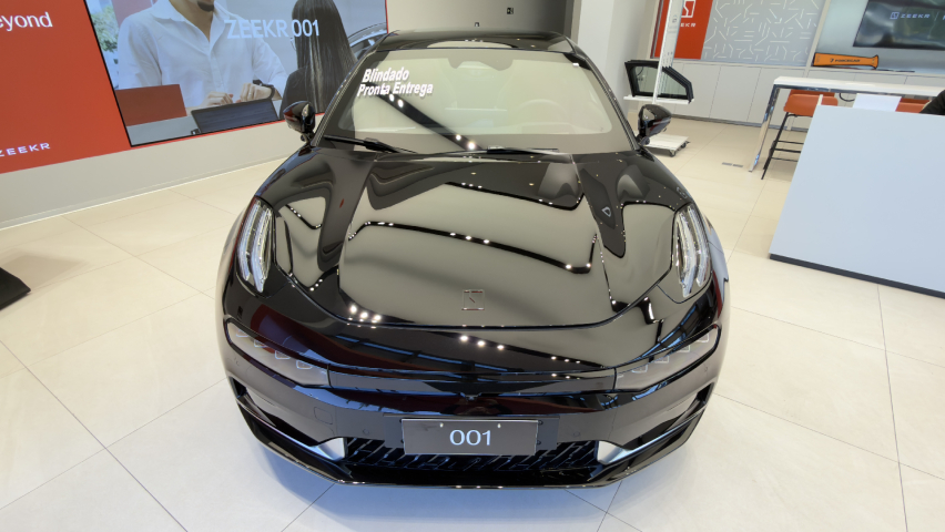 zeekr 001 100 kw eletrico premium awd 5.4 4p automatico 2025