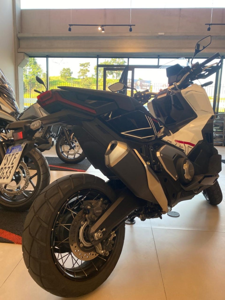 x-adv 750 bx km