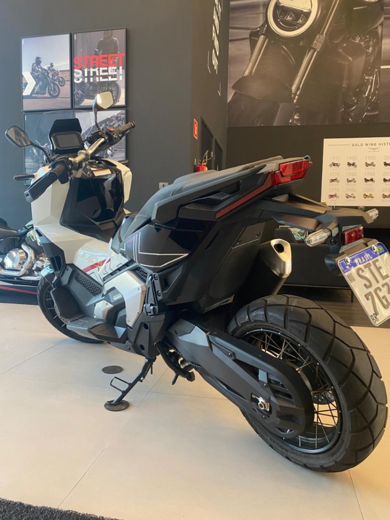 x-adv 750 bx km