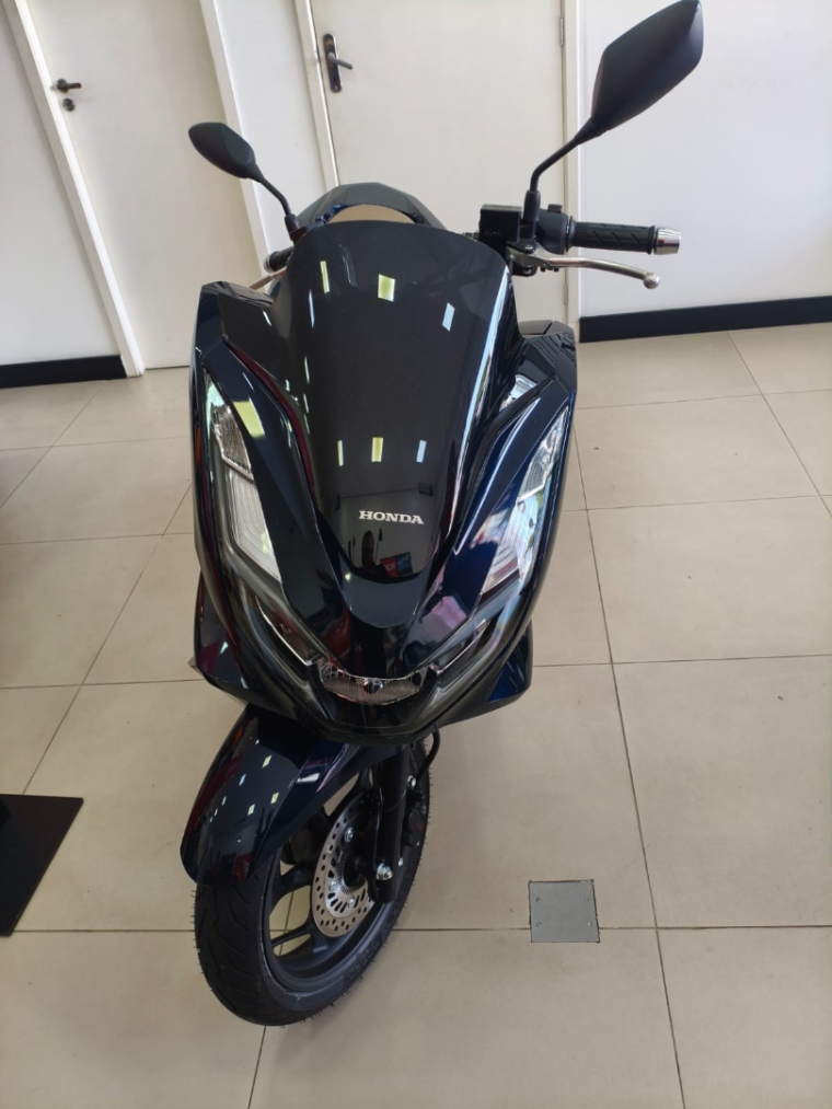 honda pcx dlx 156 gasolina automatico 2025