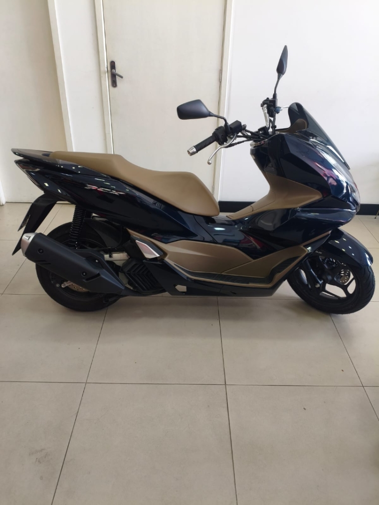 honda pcx dlx 156 gasolina automatico 2025