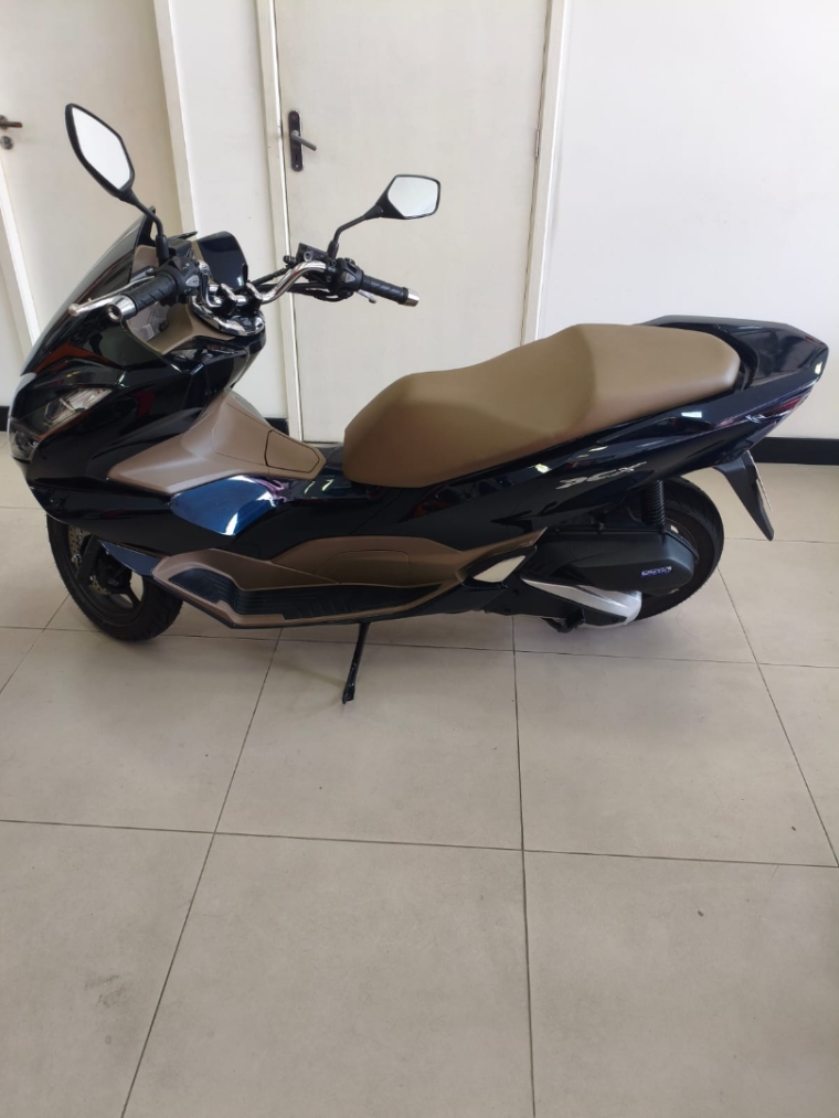 honda pcx dlx 156 gasolina automatico 2025