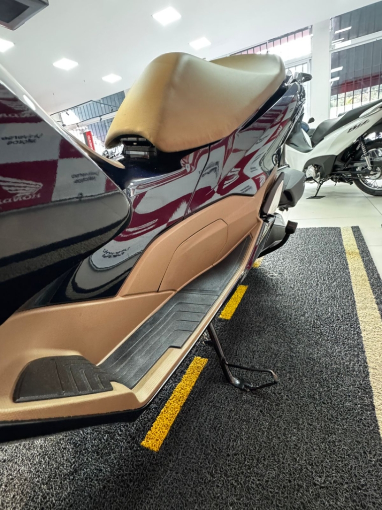 honda pcx dlx 160 gasolina automatico 2025
