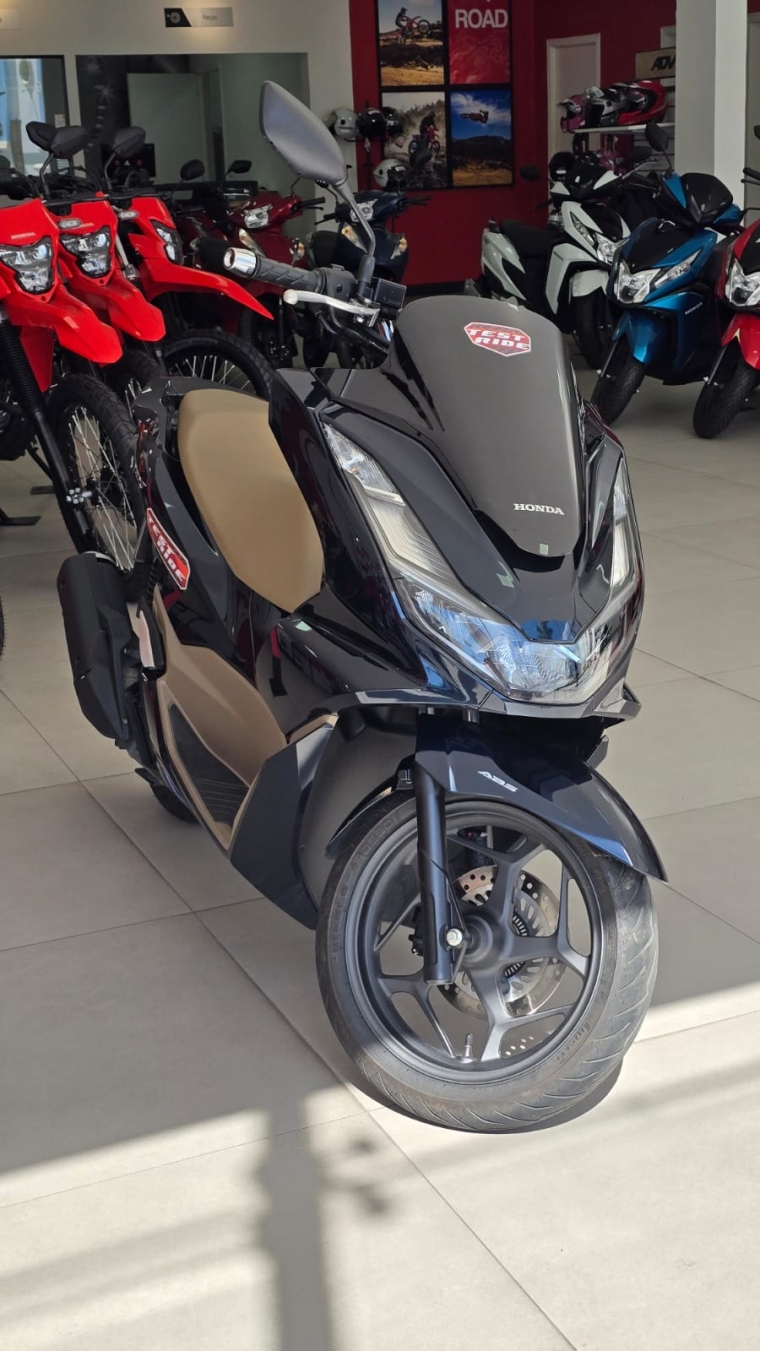 honda pcx dlx 160 gasolina automatico 2025 honda pcx dlx 160 gasolina automatico 2025